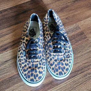 Leopard Van's